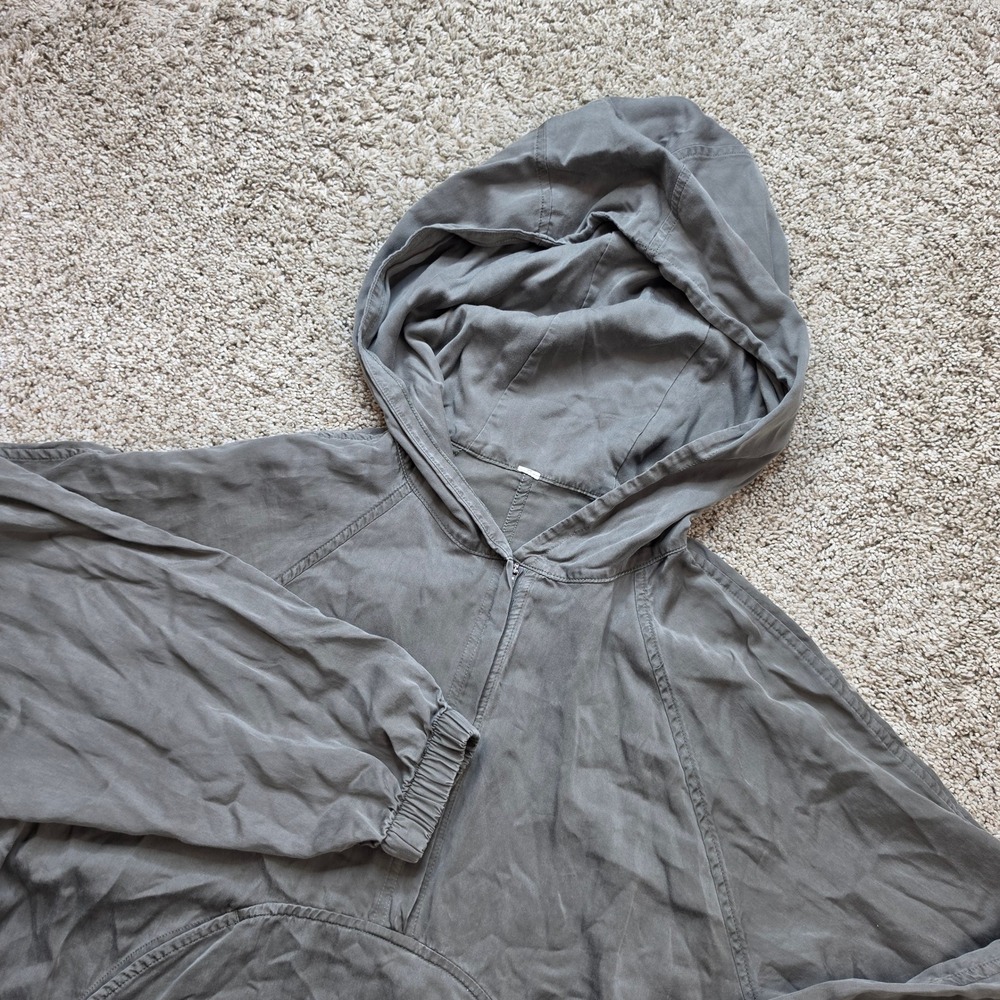 Lululemon Half Zip Hooded Womens XL 12 Scuba Cropped Anorak Gray Yoga Outdoor